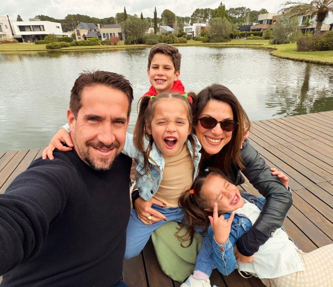 Família de Raquel Bittencourt e Ricardo San Martins — pais do Davi e das gêmeas Martina e Olívia